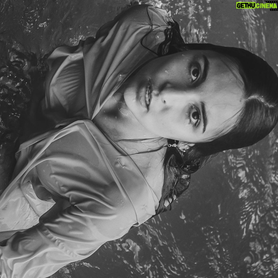 Rona Özkan - 2.1K Likes -