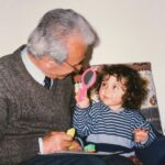 Rona Özkan Instagram – #dedem ❤️ weil diese Nähe & Besuche aktuell nicht möglich sind, ruft eure Liebsten an, lest ihnen etwas vor oder werdet anderweitig aktiv/kreativ 🙏🏼 #callyourgrandparents Viele können durch die aktuelle Situation nicht mal kurz an die frische Luft oder einkaufen und sind komplett isoliert von ihren Liebsten. Vor allem jetzt sollten wir für sie da sein, so wie sie immer für uns. #wirbleibenzuhause