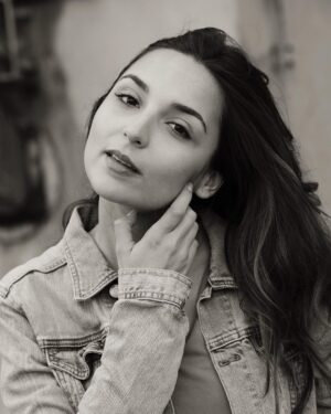 Rona Özkan Instagram - i am made of water of course i am emotional 🧿 #jeannedegraa #portraitphotography