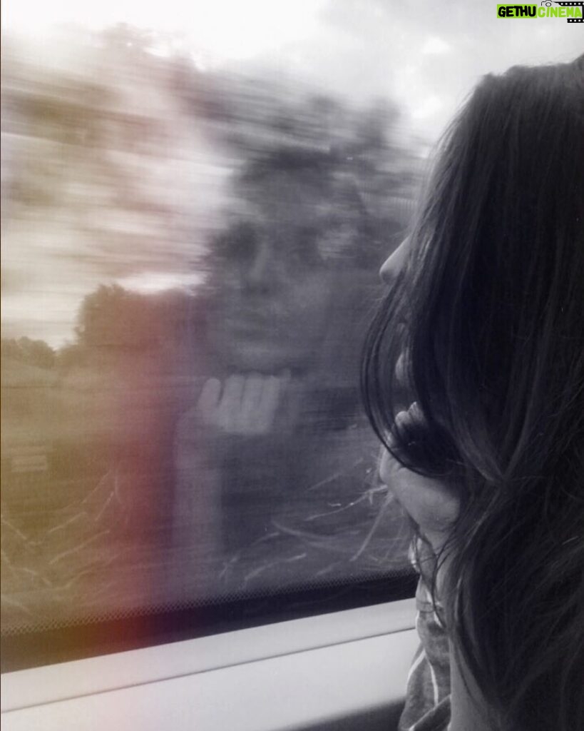 Rona Özkan Instagram - 🧳💭 I like trains. I like their rhythm, and I like the freedom of being suspended between two places, all anxieties of purpose taken care of: for this moment I know where I am going. Hamburg, Germany