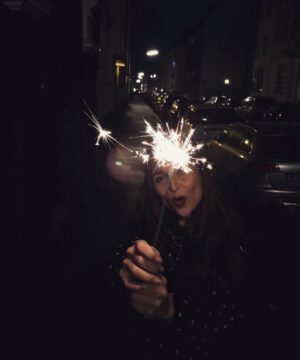 Rona Özkan Instagram - Happy New Year ihr Lieben 🎆