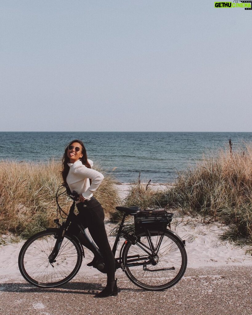 Rona Özkan Instagram - Catch me if you can 👅 Kalifornien, Schleswig-Holstein, Germany