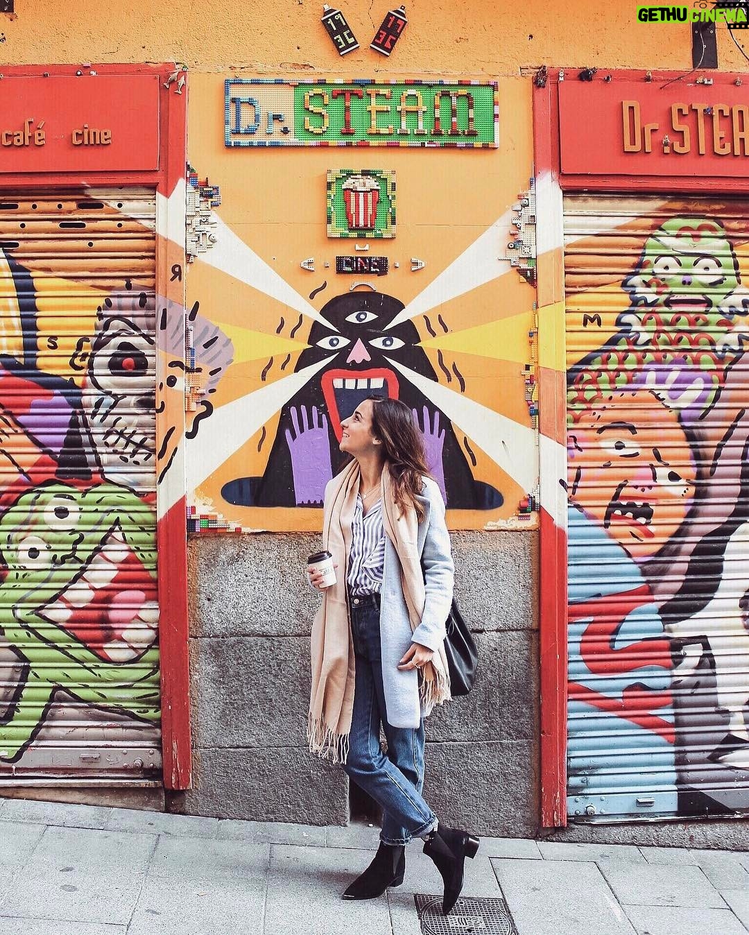Rona Özkan - 3.2K Likes -
