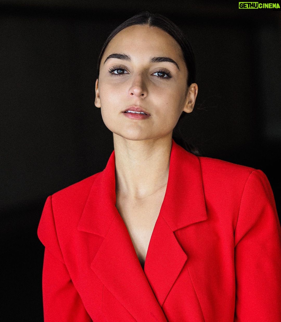 Rona Özkan - 2.2K Likes - ♦️
