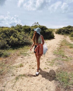 Rona Özkan Instagram - on passe par où ?