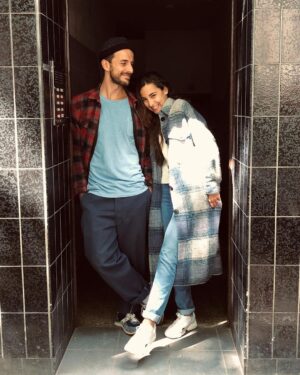 Rona Özkan Instagram - Hätt‘ ich nen großen Bruder, dann wär‘s der... @max.alberti_official fotografiert von unserem @vilimcandrlic #bettysdiagnose #cologne #brotherfromanothermother