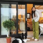 Rona Özkan Instagram - Bäumchen. Kallie. Rona. 🌳🐶🙆🏻‍♀️