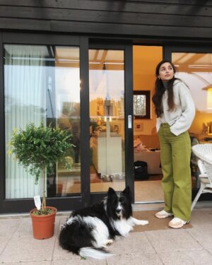 Rona Özkan Instagram - Bäumchen. Kallie. Rona. 🌳🐶🙆🏻‍♀️