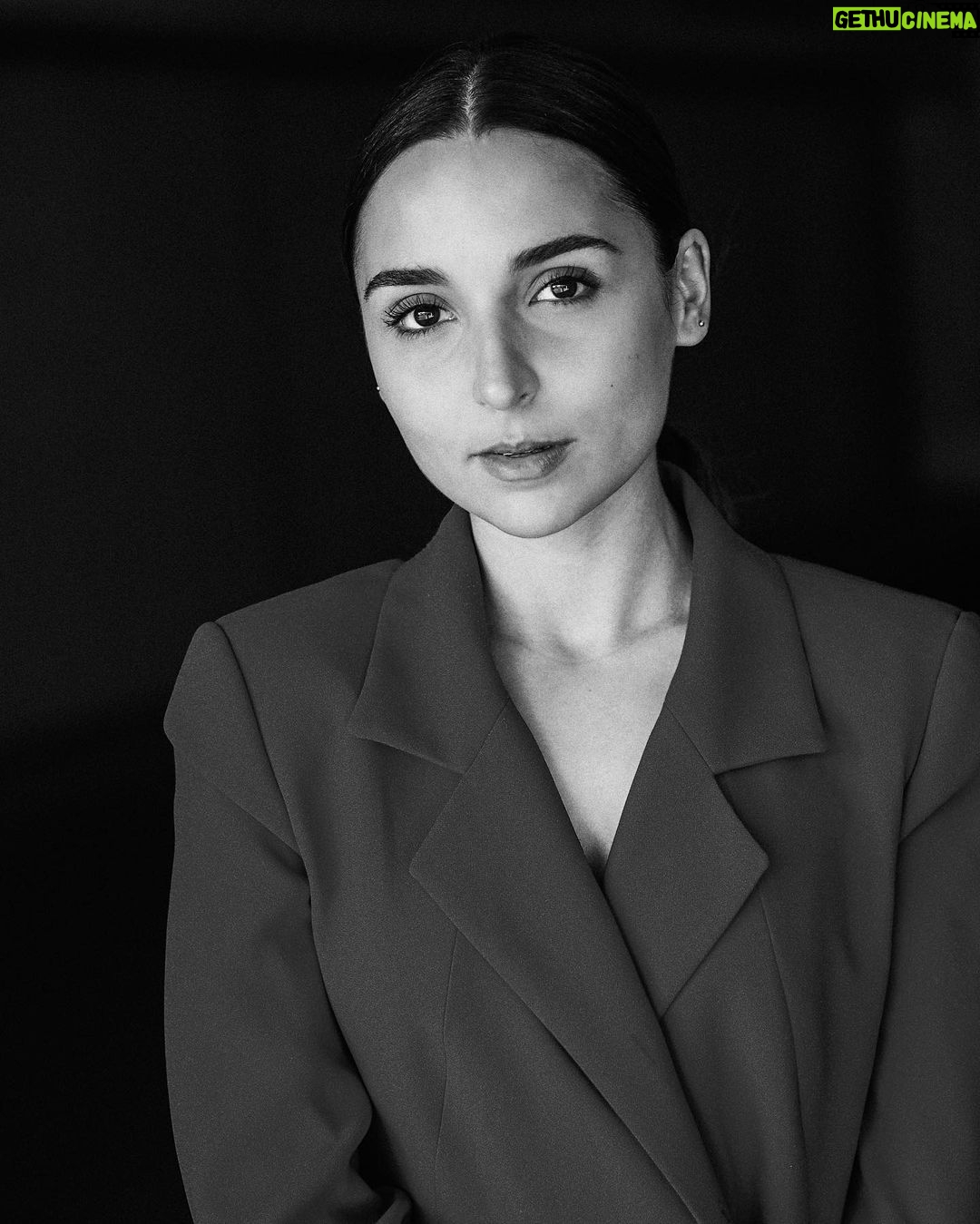 Rona Özkan - 2.9K Likes - 🦓