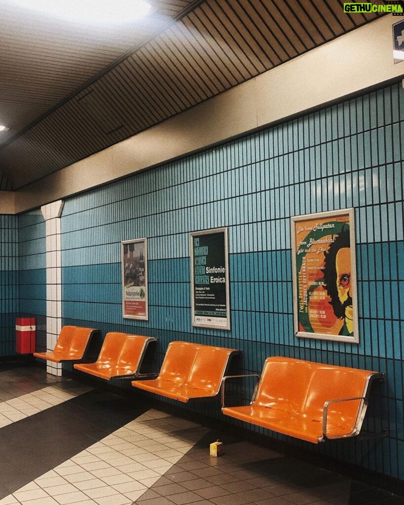 Rona Özkan Instagram - 🐛 Cologne, Germany