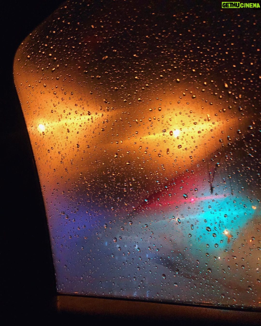 Rona Özkan Instagram - Hello, goodbye. Hamburg, Germany