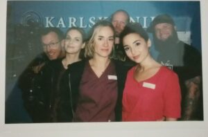 Rona Özkan Instagram - Throwback to non COVID-19 times when we were allowed to hug each other #crewlove @marie.zielcke @annina.hellenthal