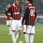 Ronaldinho Instagram - 👟 A free-kick from the edge of the penalty area: who would you have take it? ✍️🙄 Punizione dal limite: 𝐜𝐡𝐢 𝐟𝐚𝐢 𝐜𝐚𝐥𝐜𝐢𝐚𝐫𝐞? 🖌️⚽️ #SerieATIM 💎 You Choose