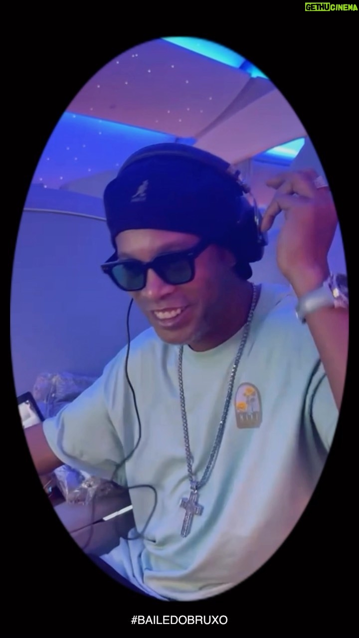 Ronaldinho Instagram - O bagulho é de verdade! 🤙🏾🧙🏽♂️
