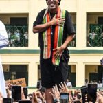 Ronaldinho Instagram - Obrigado Kolkata, Índia!!! 🇮🇳🇮🇳 Que energia incrível, que momento mágico… Muito amor!!! Muito bom ser recebido com tanta alegria e carinho!!! Nos vemos em breve 🤙🏾