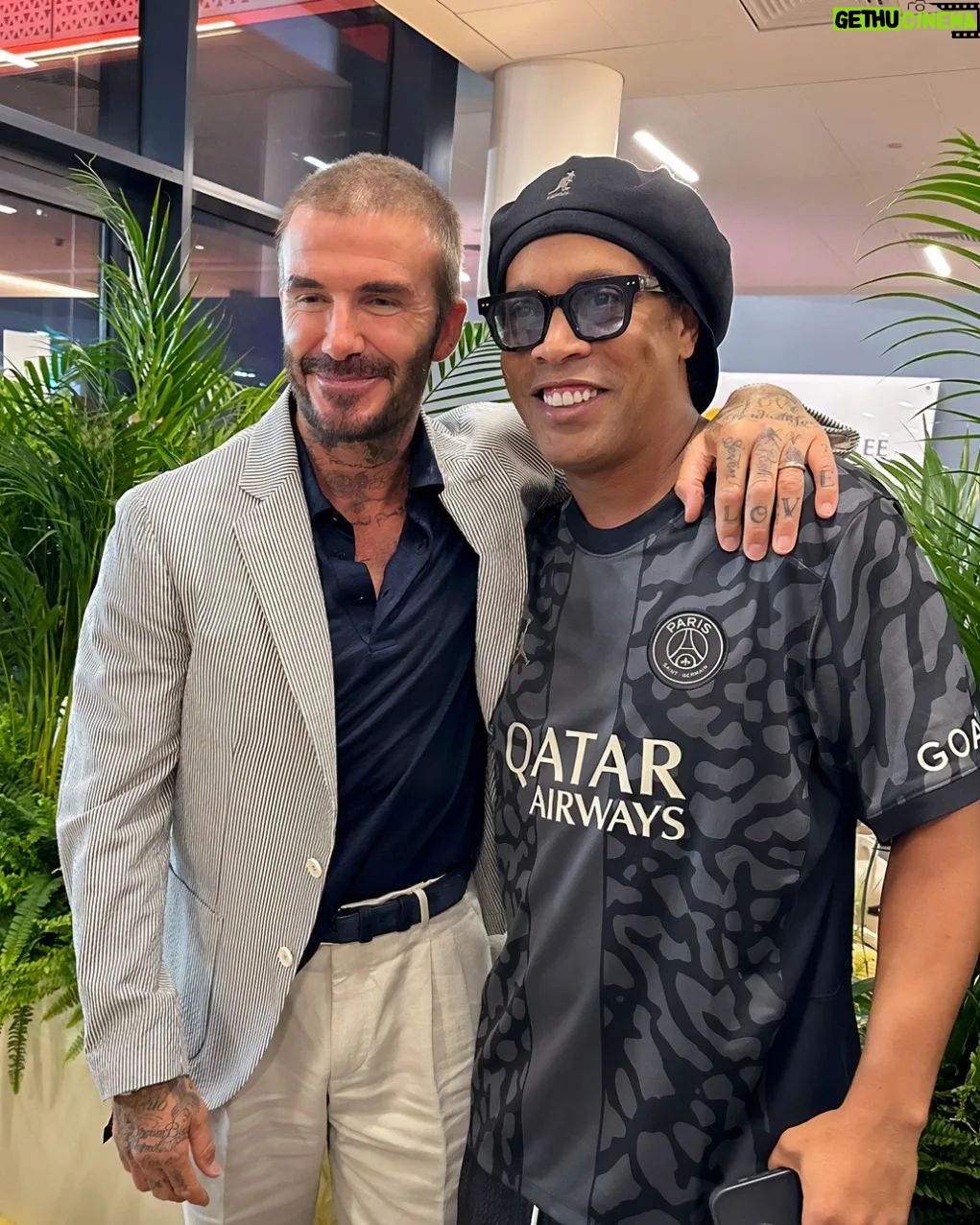Ronaldinho - 696.8K Likes - Great to see you bro!! 🤙🏾