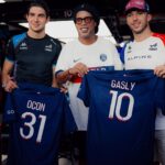 Ronaldinho Instagram - Bienvenue a garage Alpine, légende! @ronaldinho #Alpine #QatarGP Losail International Circuit