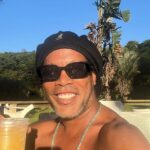Ronaldinho Instagram - Fim de ano … bora 2024!!! 🤙🏾