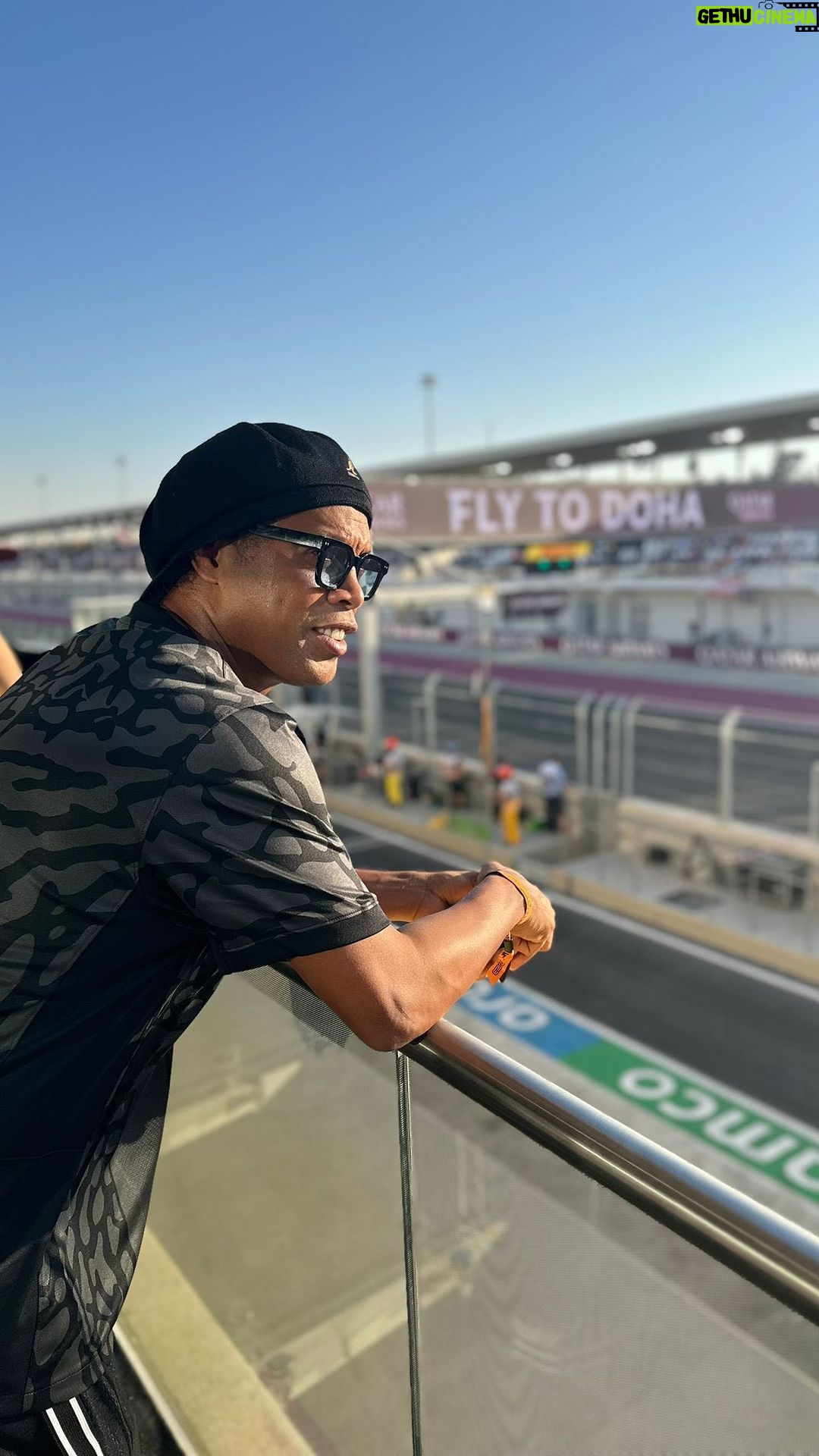 Ronaldinho Instagram - Tks @qatarairways @psg 🙏🏼👊🏽
