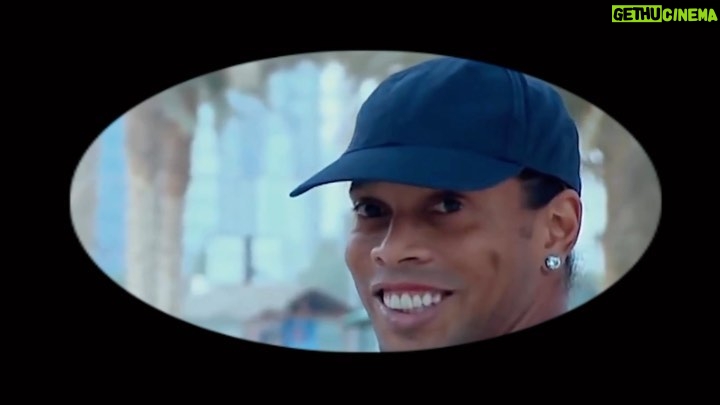 Ronaldinho Instagram - Te chamei na minha base! O EP Baile Do Bruxo está na pista, disponível em todas as plataformas digitais. Sextouuuu Tropa! Hoje é o dia da bruxaria. 🧙🏽♂️🔥🤙🏾