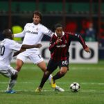 Ronaldinho Instagram - Meu primeiro gol na Champions com o @acmilan 🔴⚫ Lindo momento em um jogo tão importante… Sempre Milan!!! 💪🏾