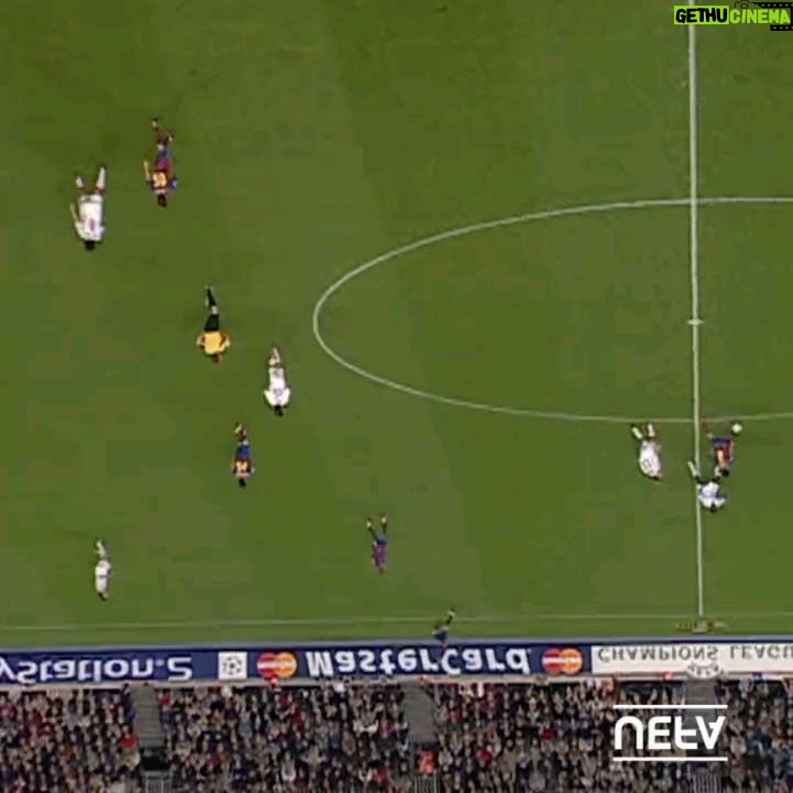 Ronaldinho - 860.6K Likes - Bruxaria na Champions!!!
Lembranças com o @fcbarcelona 🔴🔵