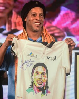 Ronaldinho Instagram - Obrigado Kolkata, Índia!!! 🇮🇳🇮🇳
Que energia incrível, que momento mágico… Muito amor!!!
Muito bom ser recebido com tanta alegria e carinho!!!
Nos vemos em breve 🤙🏾