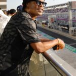 Ronaldinho Instagram - ✨🏁 Our former Parisian @ronaldinho was invited by @qatarairways to attend the 2023 Qatar Grand Prix! ✨🏁 Notre ancien parisien @ronaldinho, invité par @qatarairways pour assister au Grand Prix du Qatar 2023 ! ❤️💙 Also, got the opportunity to catch @davidbeckham and Didier Domi, who also wore the Parisian colors! ❤️💙 L’occasion de retrouver @davidbeckham et Didier Domi, ayant eux aussi porté les couleurs parisiennes ! Losail International Circuit