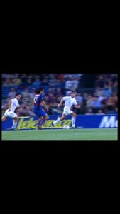 Ronaldinho Instagram - 20 anos da minha estreia pelo @fcbarcelona em um jogo meia noite!! Hora da Bruxaria Kkkkkkkk 🤣🤣🤙🏾