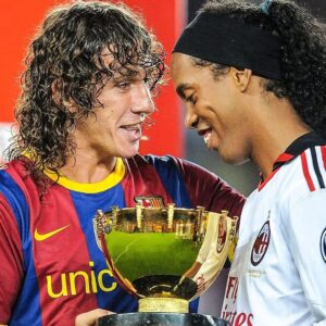 Ronaldinho Instagram - 13 anos da minha volta ao Camp Nou… Mt obrigado Capi, significa muito receber este troféu das suas mãos! 🤙🏾