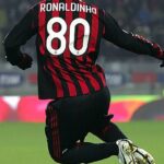 Ronaldinho Instagram - Complimenti @acmilan !!! 124 anni di questa bella e ricca storia 🤙🏾 #sempremilan 🔴⚫