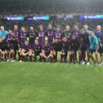 Ronaldinho Instagram - Israel, muito obrigado!!! 🇮🇱🇮🇱 País lindo e que nos recebe tão bem todas as vezes... Felicidade em rever meus companheiros e dar um pouco de alegria pra galera!! #MésQueUnClub 🔴🔵