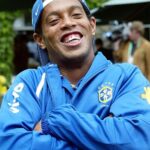 Ronaldinho Instagram - Fds chegando e a gente fica como??? kkkkkkkkk Vamo que vamo!!! 🚀🤙🏾