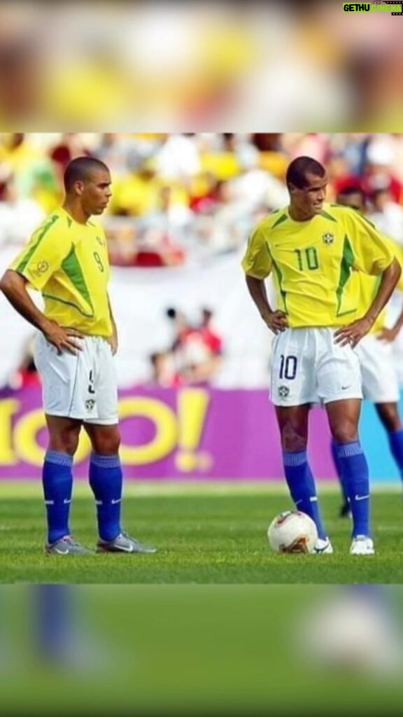 Ronaldo Instagram - 20 anos depois, a mesma pose! 😎🏆 2002 -> 2022 vem coisa boa por aí!