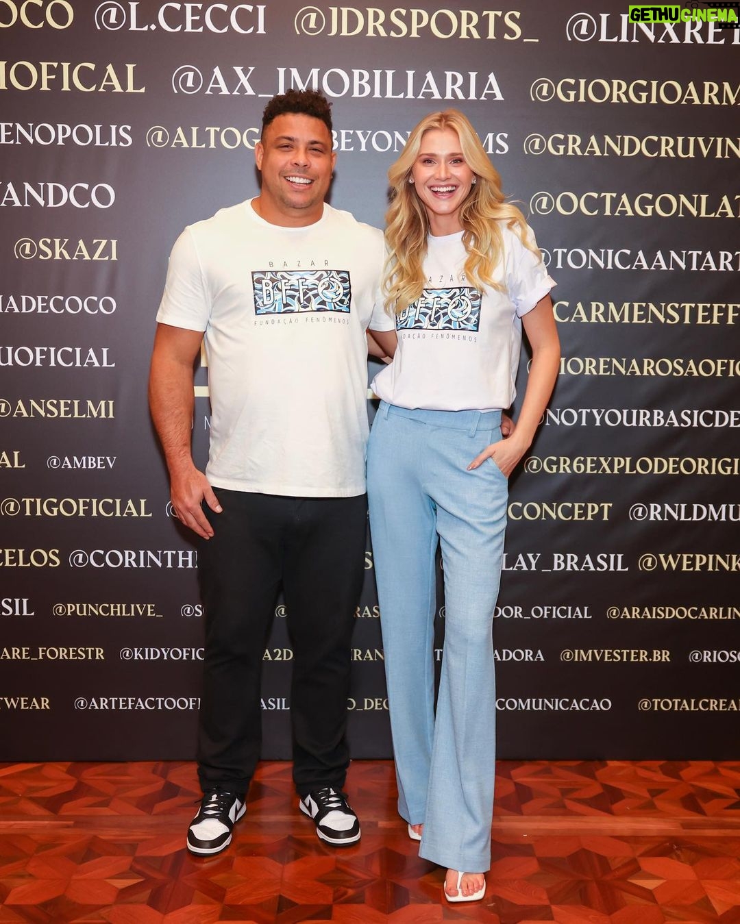 Ronaldo Instagram - Estamos aqui no @eusoubff ansiosos esperando vocês! Tem muitas peças incríveis a preços imperdíveis ⭐️ Somente hoje, 05/11 - Av. Higienópolis 758 - até as 19h #bazarfundaçãofenômenos #eusoubff 📷 @agenciabrazilnews Casarão Higienópolis