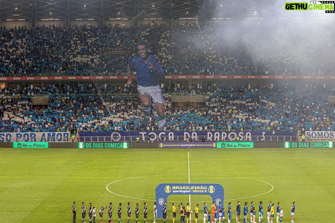 Ronaldo - 355K Likes - VOLTAMOS!!! Que noite inesquecível. Vocês merecem, Nação Azul! 💙🦊
