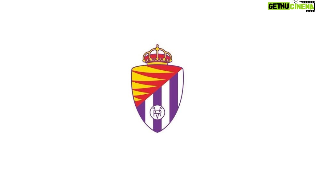 Ronaldo Instagram - Hoy el Real Valladolid comienza a escribir un nuevo capítulo en su historia. Un nuevo escudo que representa los valores del Club desde sus orígenes. Un trabajo de casi 3 años en los que hemos medido cada detalle para mantener más viva que nunca la llama blanquivioleta. #VolverAlOrigen