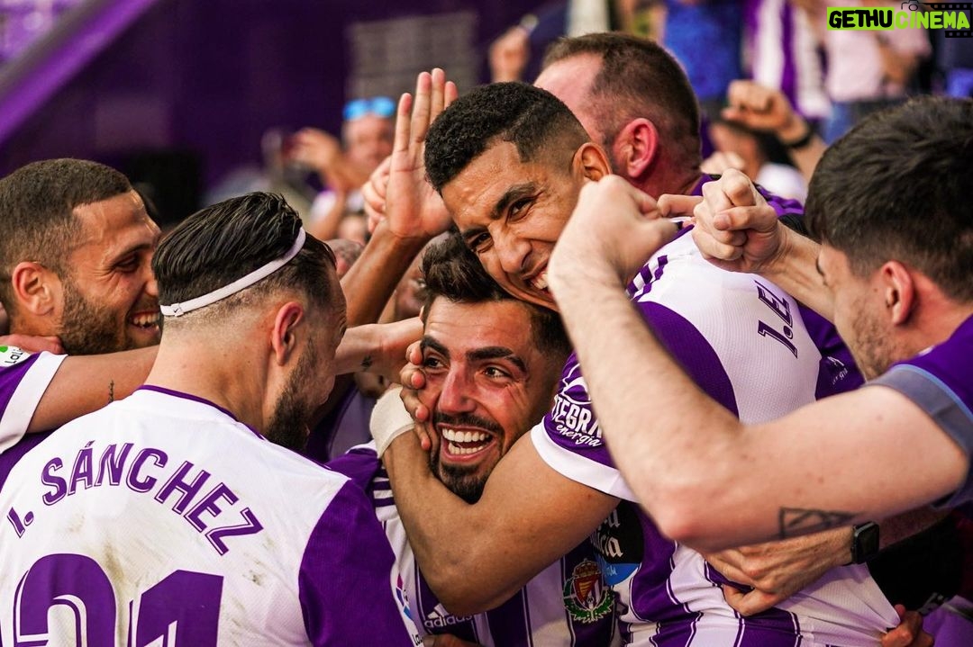 Ronaldo Instagram - ¡Qué victoria, equipo! Lucha y entrega para conseguir los 3 puntos y seguir creyendo. El ambiente vivido en Zorrilla ha sido increíble. Quedan 2, tienen que ser dos victorias. ¡Se puede, afición! 💜