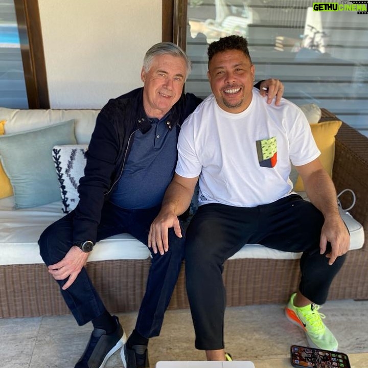 Ronaldo - 349.1K Likes - Uno dei più grandi allenatori che ho avuto nella mia carriera, ancora più grande come persona. Un piacere rivederci Mister @mrancelotti