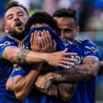 Ronaldo Instagram - A vitória de hoje é apenas o primeiro passo. Todo o elenco e a comissão técnica estão de parabéns pela entrega, intensidade e paixão que demostraram pela nossa camisa. Obrigado Nação Azul pelo apoio. Ainda precisamos muito de vocês. Tem muito trabalho e suor pela frente. 💙 #cruzeiro 📸: @ggaleixo / Cruzeiro Arena Independência