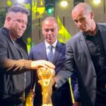 Ronaldo Instagram - Que alegria encontrar esses amigos e colocar a resenha em dia. Obrigado @cbf_futebol por reunir essa verdadeira família nos 20 anos do Penta! #20anosdopenta