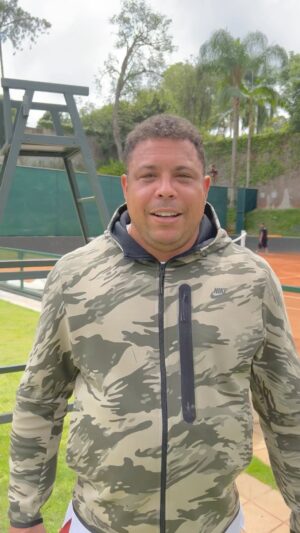 Ronaldo Instagram - Em prol da @fundacaofenomenos anunciamos que o @galacticosopen desse ano vai ser transmitido ao vivo na #RonaldoTV de 15 a 19 de Dezembro! 

Aproveito pra já convidar meu irmão @kaka para comigo dar esse #saqueprofuturo e ajudar muita gente.