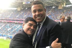Ronaldo Instagram - ¡Feliz cumple! Te extraño maestro, leyenda del fútbol! #maradona