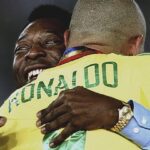 Ronaldo Instagram - Hoje é dia do Rei! ⚽️ Quando eu era só um garoto sonhando em ser jogador, ele já era lenda do futebol mundial. Que referência! Anos depois, o abraço do ídolo no penta. Que realização! Parabéns, @pele! Vida longa ao Rei.