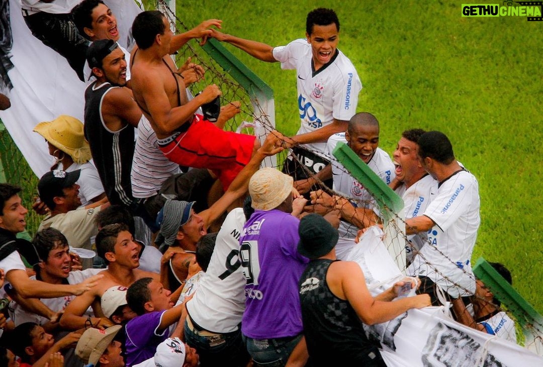 Ronaldo - 366.2K Likes - Parabéns Timão! Só agradeço por ser parte desse Bando!
#Corinthians111anos
#Timao111
#VaiCorinthians