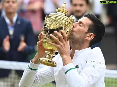 Ronaldo Instagram - You are a beast, @djokernole 🏆🏆🏆🏆🏆🏆🏆🏆🏆🏆🏆🏆🏆🏆🏆🏆🏆🏆🏆🏆 #20GrandSlams #djoko