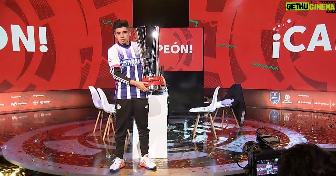 Ronaldo Instagram - @realvalladolid campeón de la @elaliga 🏆 #aupapucela #eLaLigaSantander