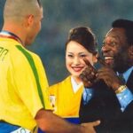 Ronaldo Instagram - Hoje é dia do Rei! ⚽️ Quando eu era só um garoto sonhando em ser jogador, ele já era lenda do futebol mundial. Que referência! Anos depois, o abraço do ídolo no penta. Que realização! Parabéns, @pele! Vida longa ao Rei.