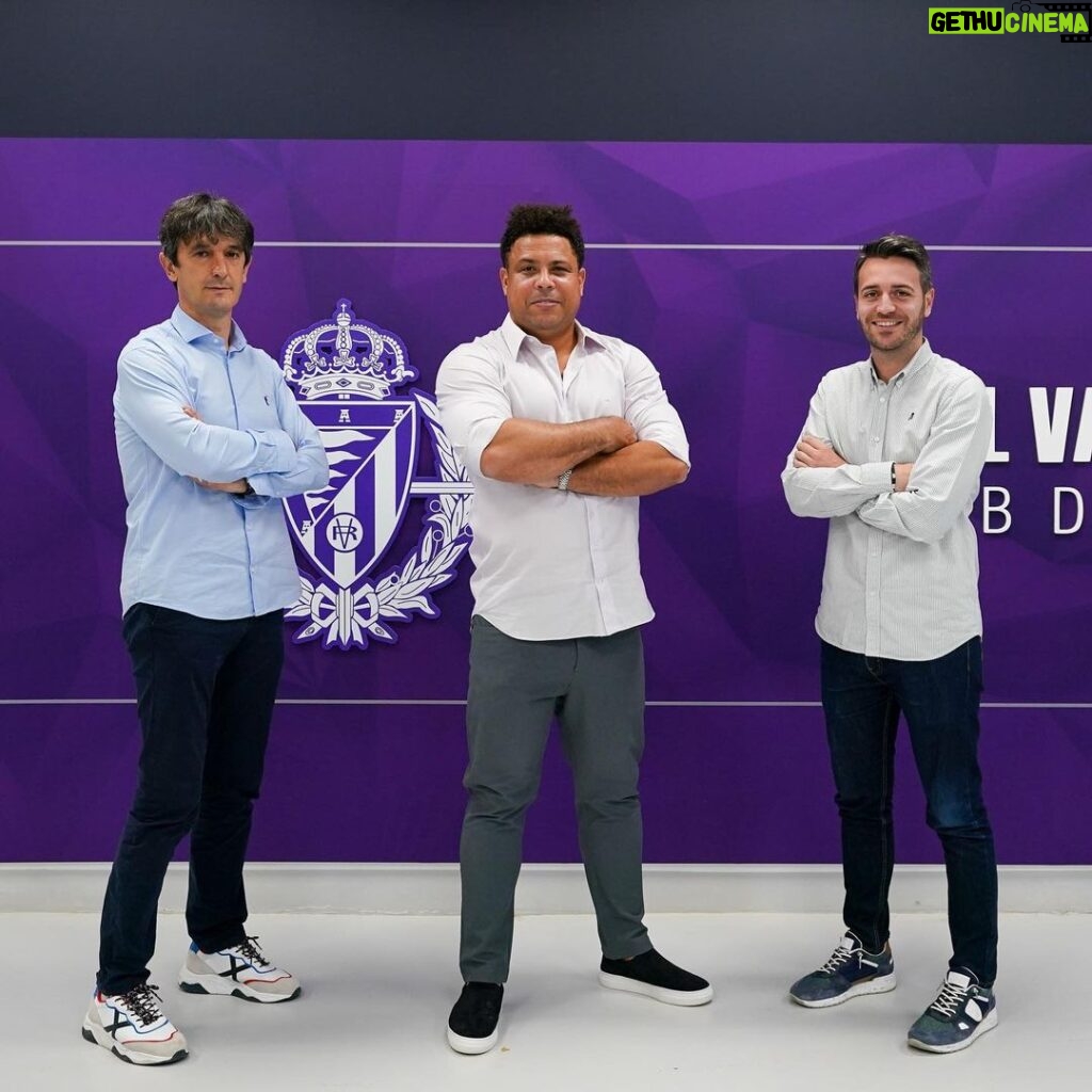 Ronaldo Instagram - Día para dar la bienvenida a nuestro nuevo entrenador, Pacheta, y nuevo director deportivo, Fran Sánchez, con sus equipos de trabajo. Ilusionados con este proyecto. Ilusionados con el Real Valladolid #aúpapucela