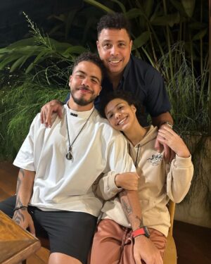 Ronaldo Instagram - Meus amores @rnldmusic  @marialice_anl 🎉🎉🎉🎉❤️❤️❤️❤️